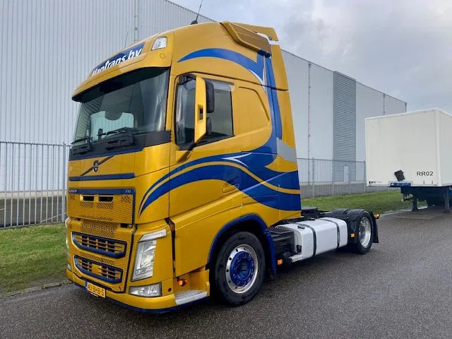 Volvo FH 13.460 "low deck" trekker, euro 6, XL cabine, show truck, apk gekeurd - شاحنة جرار: صور 1 Volvo FH 13.460 "low deck" trekker, euro 6, XL cabine, show truck, apk gekeurd - شاحنة جرار: صور 1