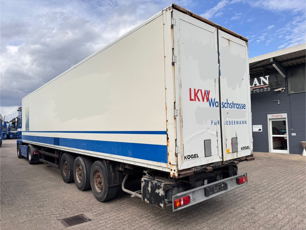 Kögel SPKH 24 Koffer 3-Achser - بصندوق مغلق نصف مقطورة: صور 5 Kögel SPKH 24 Koffer 3-Achser - بصندوق مغلق نصف مقطورة: صور 5