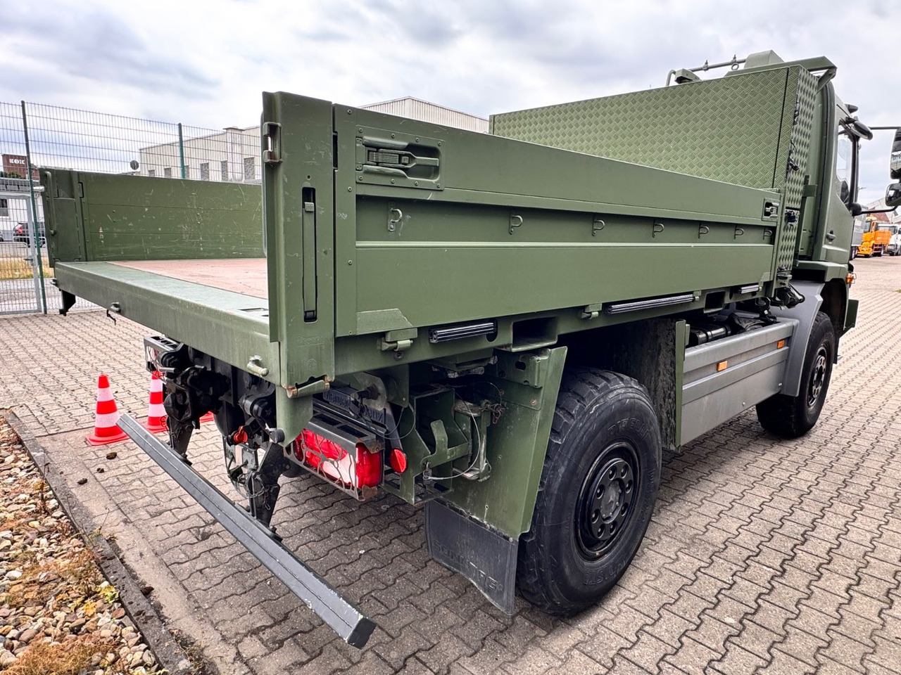 Mercedes-Benz 1018 Atego 4x4 Allrad Miltär Camper Expedition - شاحنات الحاويات / جسم علوي قابل للتغيير شاحنة: صور 4 Mercedes-Benz 1018 Atego 4x4 Allrad Miltär Camper Expedition - شاحنات الحاويات / جسم علوي قابل للتغيير شاحنة: صور 4