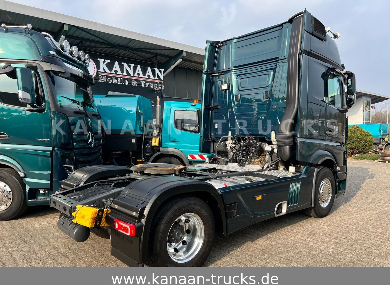 Mercedes-Benz 1858 LS Actros 5 GigaSpace leder Xenon 1860 1863 - شاحنة جرار: صور 4 Mercedes-Benz 1858 LS Actros 5 GigaSpace leder Xenon 1860 1863 - شاحنة جرار: صور 4