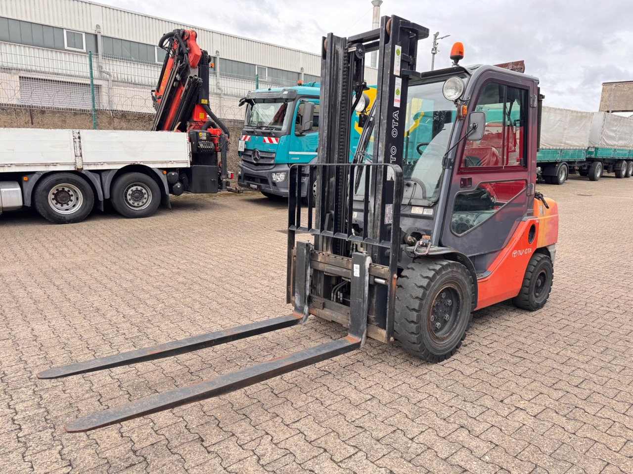 Toyota Tonero 35 Diesel Stapler 3.274h Sideshift - رافعة شوكية ديزل: صور 3 Toyota Tonero 35 Diesel Stapler 3.274h Sideshift - رافعة شوكية ديزل: صور 3