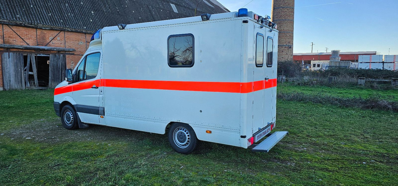 Volkswagen Crafter ELW Rettungswagen Camper Van - سيارة إسعاف: صور 4 Volkswagen Crafter ELW Rettungswagen Camper Van - سيارة إسعاف: صور 4