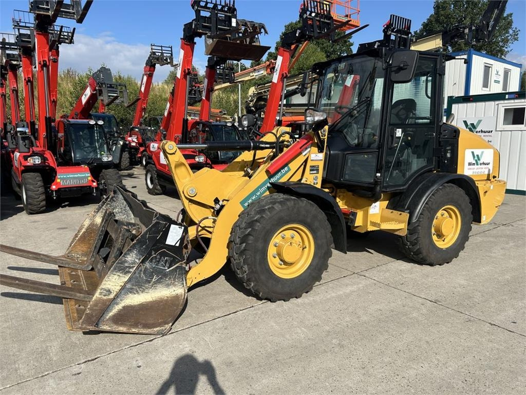 CAT 906 (9145) - لودر مفصلي صغير: صور 2 CAT 906 (9145) - لودر مفصلي صغير: صور 2