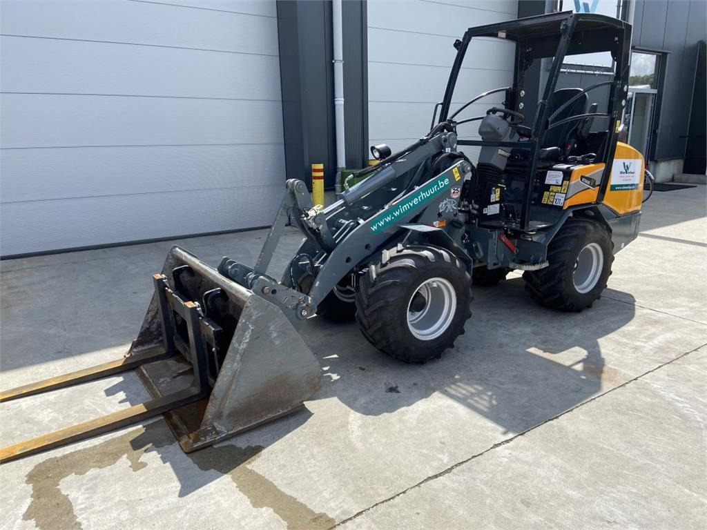 GiANT G2700 Xtra HD (6436) - لودر مفصلي صغير: صور 2 GiANT G2700 Xtra HD (6436) - لودر مفصلي صغير: صور 2