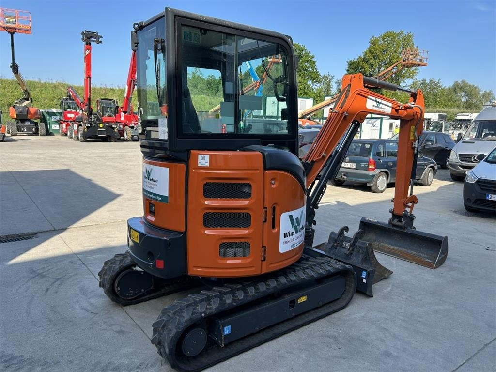 Hitachi ZX26U-6 (9989) - حفارة مصغرة: صور 5 Hitachi ZX26U-6 (9989) - حفارة مصغرة: صور 5