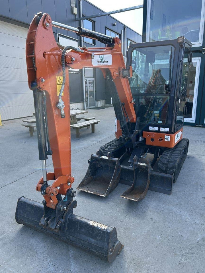 Hitachi ZX26U-6 (9989) - حفارة مصغرة: صور 4 Hitachi ZX26U-6 (9989) - حفارة مصغرة: صور 4