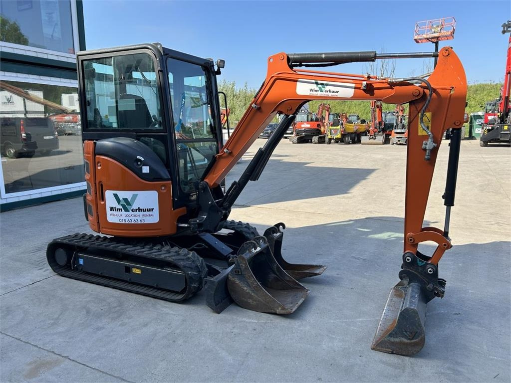 Hitachi ZX26U-6 (9989) - حفارة مصغرة: صور 3 Hitachi ZX26U-6 (9989) - حفارة مصغرة: صور 3