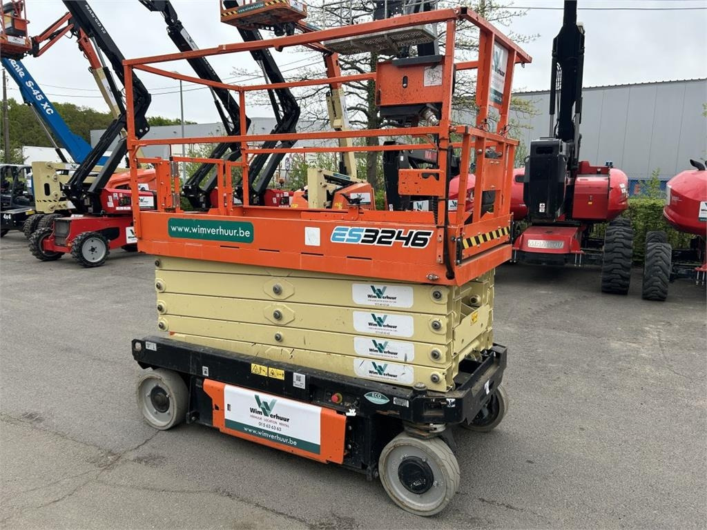 JLG 3246ES (6778) - رافعات مقصية: صور 5 JLG 3246ES (6778) - رافعات مقصية: صور 5