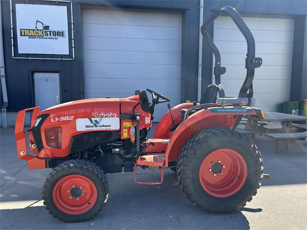 Kubota L1-382 (5283) - جرارات البلدية: صور 1 Kubota L1-382 (5283) - جرارات البلدية: صور 1