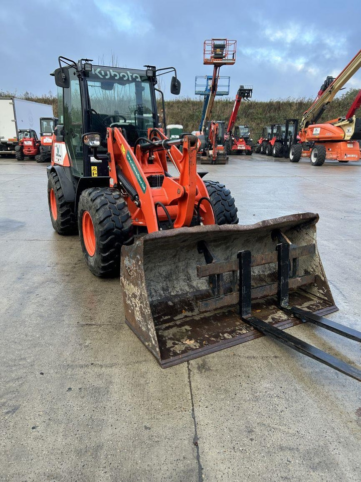 Kubota R070 (6678) - لودر مفصلي صغير: صور 4 Kubota R070 (6678) - لودر مفصلي صغير: صور 4