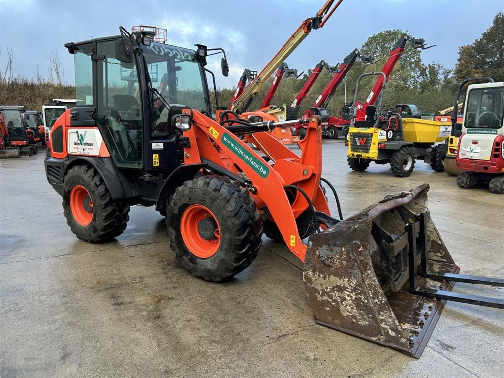 Kubota R070 (6678) - لودر مفصلي صغير: صور 3 Kubota R070 (6678) - لودر مفصلي صغير: صور 3