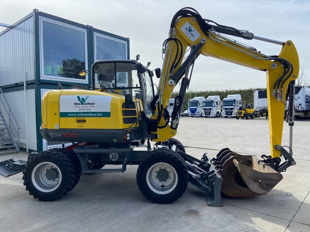 Wacker Neuson EW 100 - حفارة على عجلات: صور 3 Wacker Neuson EW 100 - حفارة على عجلات: صور 3