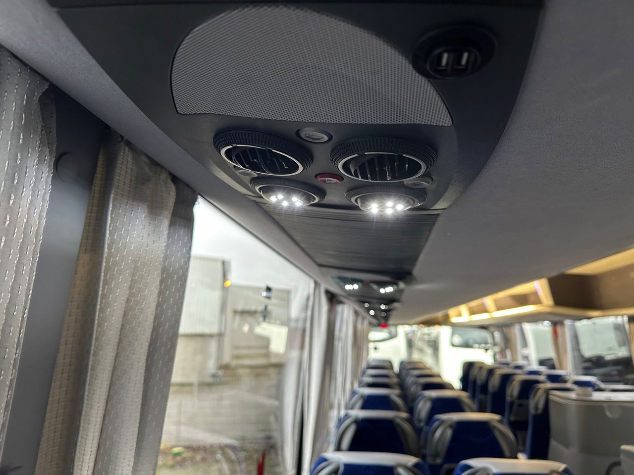 سياحية حافلة MAN R08 Lions Coach L (wenig Km*Behinderten gerecht) MAN R08 Lions Coach L (wenig Km*Behinderten gerecht): صور 23 سياحية حافلة MAN R08 Lions Coach L (wenig Km*Behinderten gerecht) MAN R08 Lions Coach L (wenig Km*Behinderten gerecht): صور 23