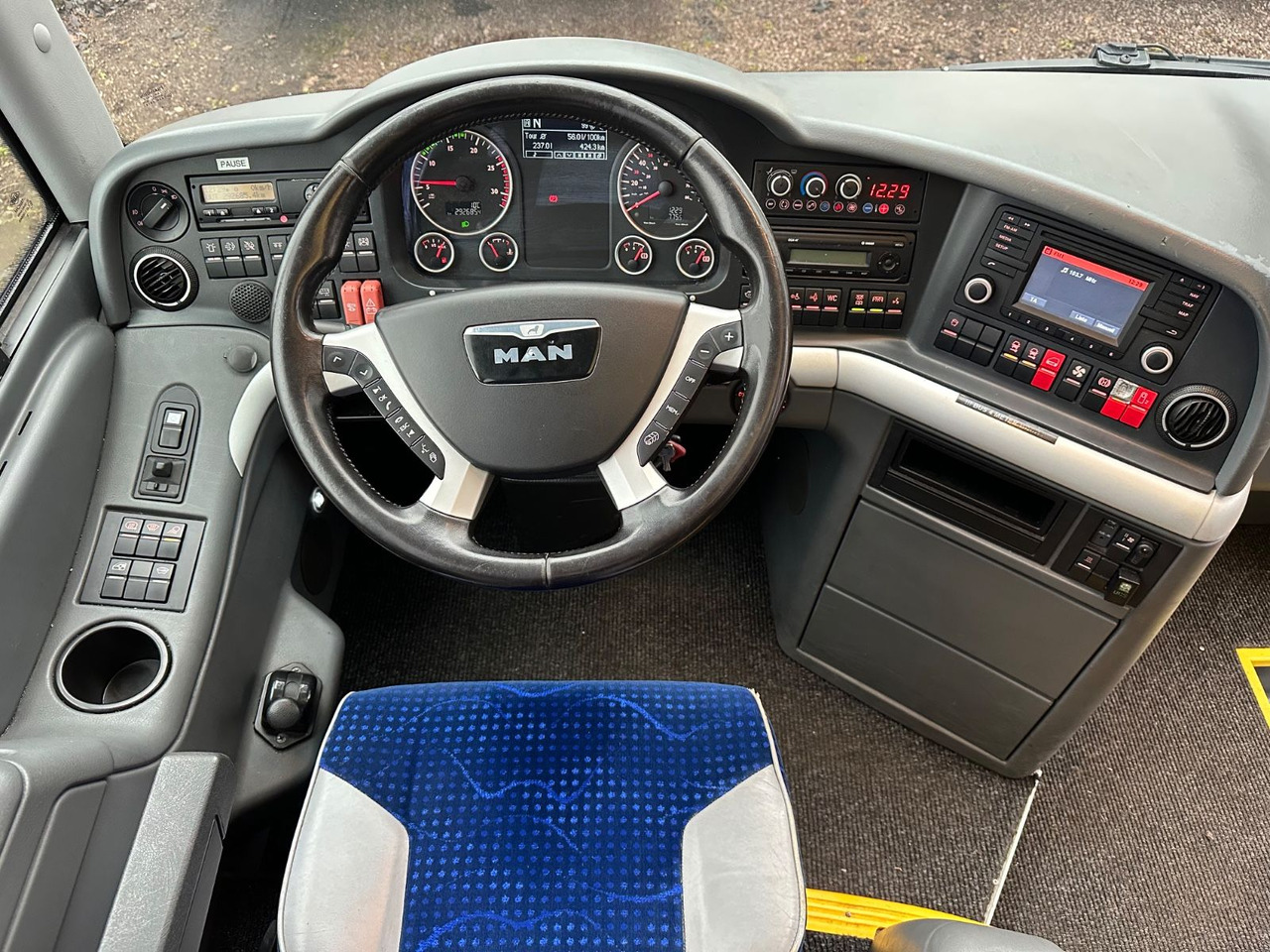 سياحية حافلة MAN R08 Lions Coach L (wenig Km*Behinderten gerecht) MAN R08 Lions Coach L (wenig Km*Behinderten gerecht): صور 14 سياحية حافلة MAN R08 Lions Coach L (wenig Km*Behinderten gerecht) MAN R08 Lions Coach L (wenig Km*Behinderten gerecht): صور 14