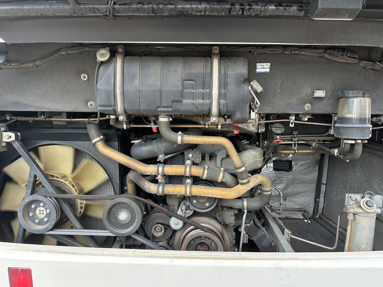 Mercedes-Benz O560 Intouro (EEV*Schalt) - باص النقل بين المدن: صور 4 Mercedes-Benz O560 Intouro (EEV*Schalt) - باص النقل بين المدن: صور 4