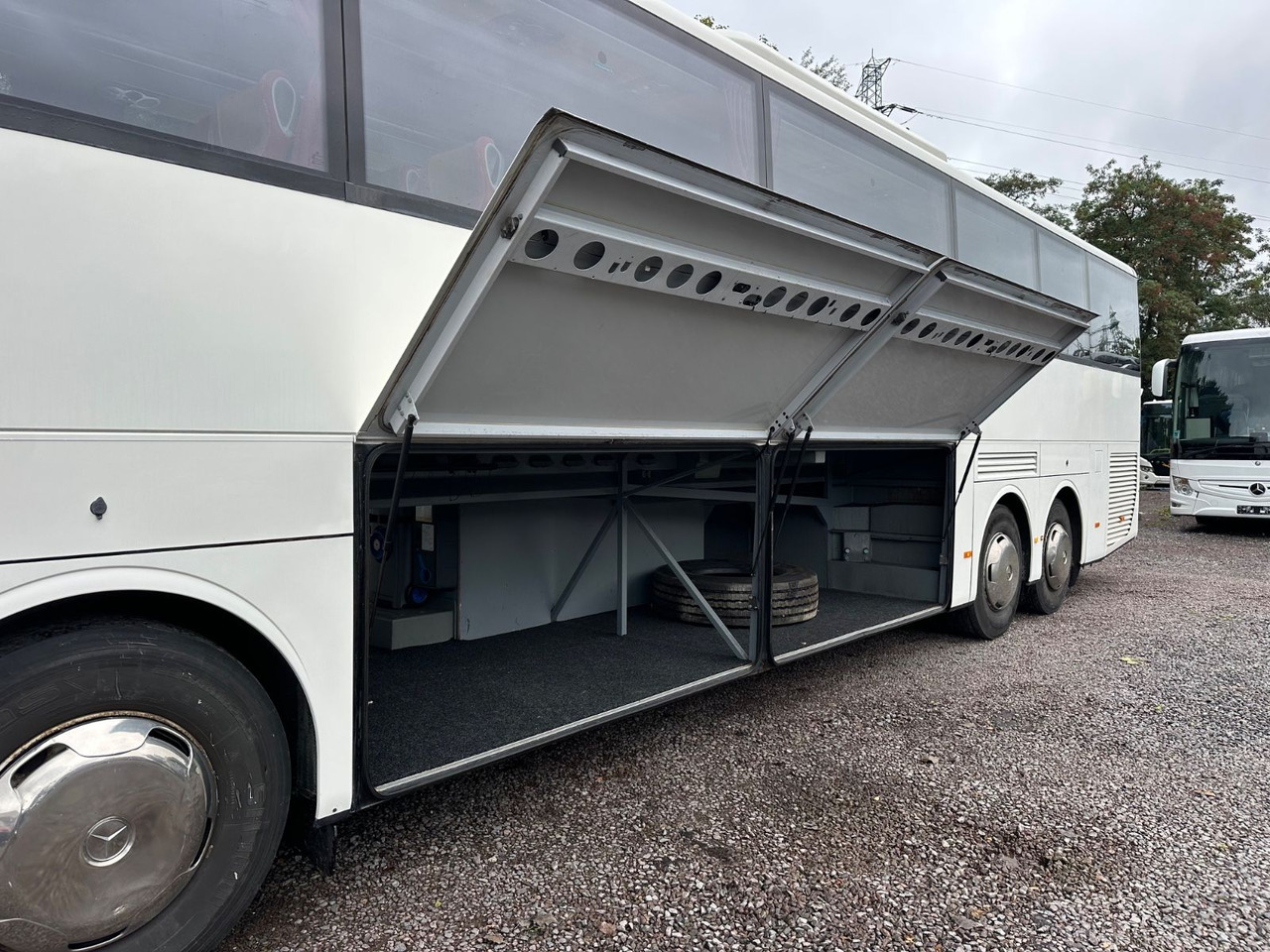 Mercedes-Benz Tourismo O350 16 RHD-M (56 Sitze*DE*TOP) - سياحية حافلة: صور 4 Mercedes-Benz Tourismo O350 16 RHD-M (56 Sitze*DE*TOP) - سياحية حافلة: صور 4