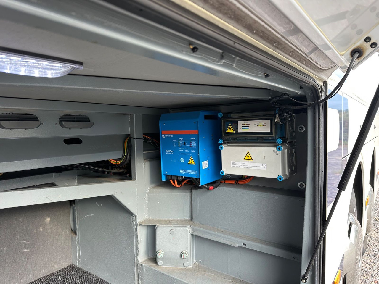 Mercedes-Benz Tourismo O350 17 RHD-L (60 Sitze*341.tKM*DE*TOP) - سياحية حافلة: صور 5 Mercedes-Benz Tourismo O350 17 RHD-L (60 Sitze*341.tKM*DE*TOP) - سياحية حافلة: صور 5