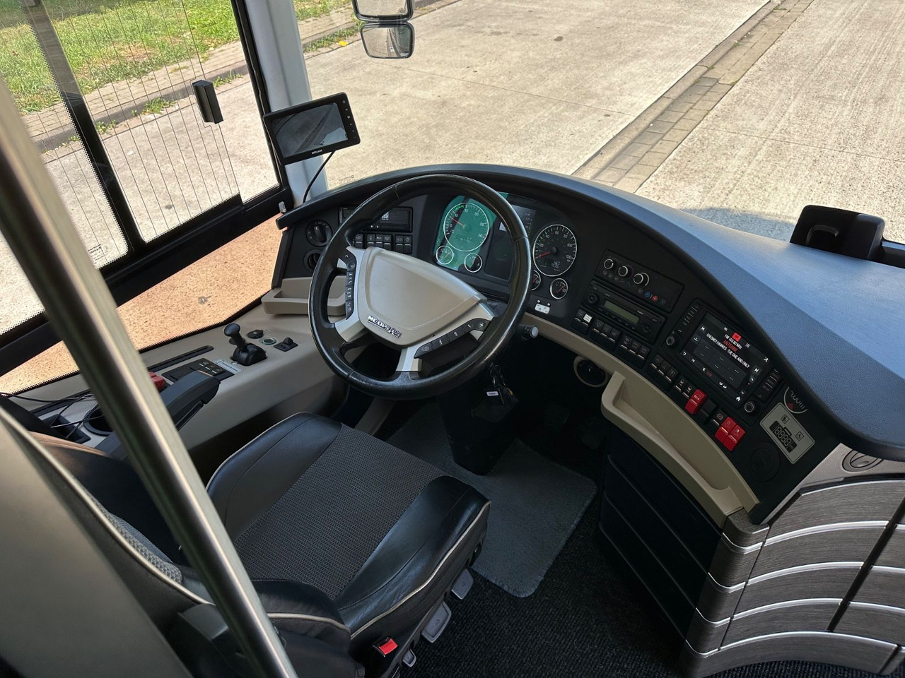 Neoplan P06 Skyliner L (83 Sitze*TOP*Motor Neu*Panorama) - حافلة ذات طابقين: صور 5 Neoplan P06 Skyliner L (83 Sitze*TOP*Motor Neu*Panorama) - حافلة ذات طابقين: صور 5
