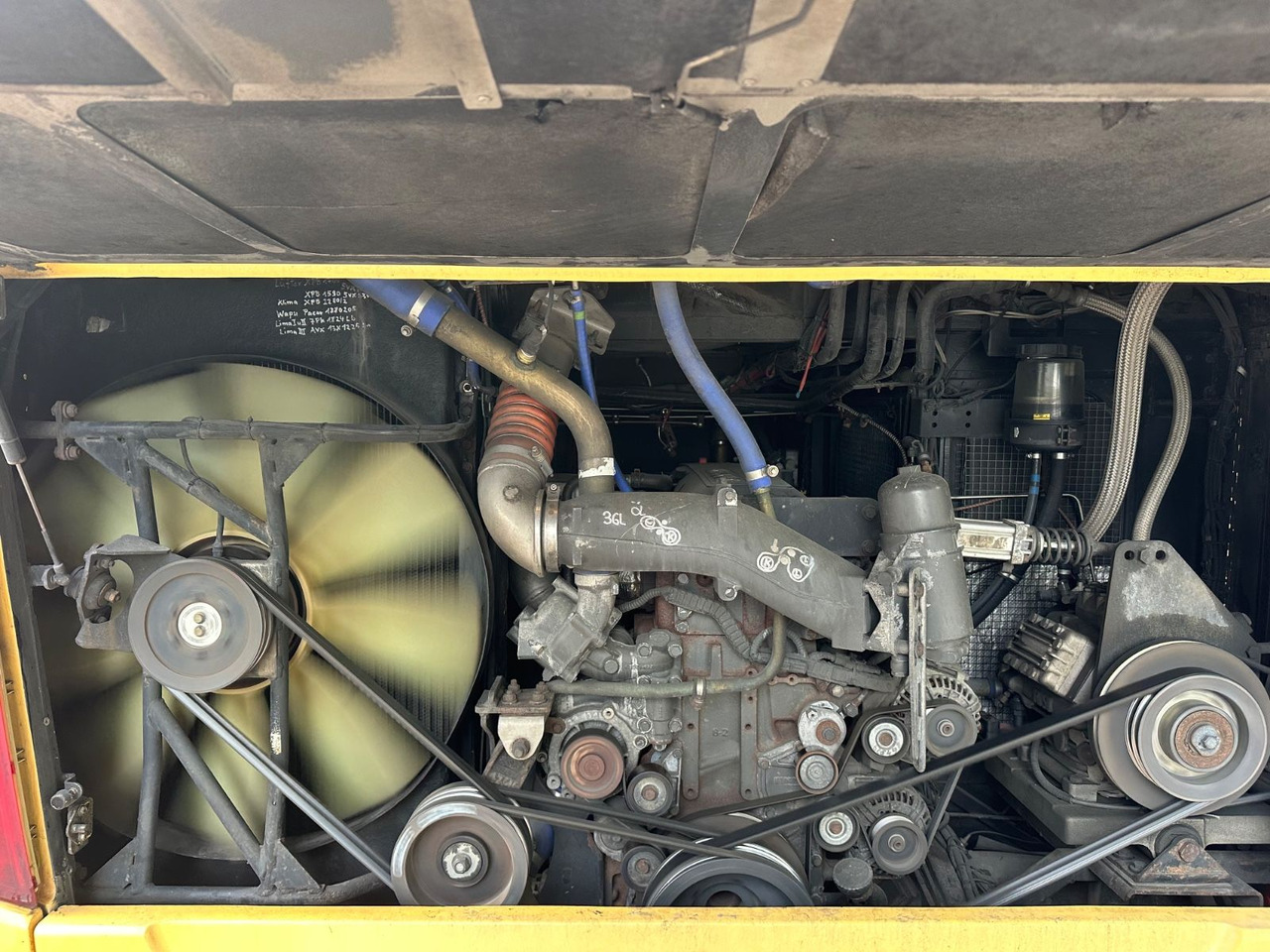 Vanhool TX17 Astron (TOP*57 Sitze) 417 HDH/ 517 HDH - سياحية حافلة: صور 4 Vanhool TX17 Astron (TOP*57 Sitze) 417 HDH/ 517 HDH - سياحية حافلة: صور 4