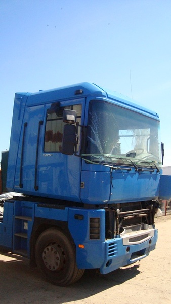 RENAULT MAGNUM 440 - الكابينة والداخلية: صور 1 RENAULT MAGNUM 440 - الكابينة والداخلية: صور 1